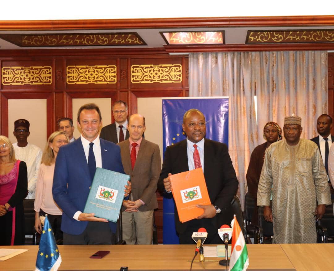 signature-de-quatre-4-conventions-de-financement-entre-le-niger-et-l-union-europeenne